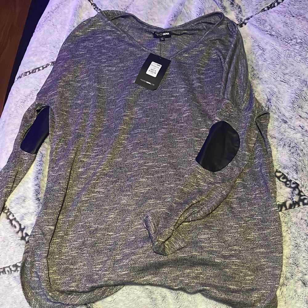Fashion nova blouse tags on